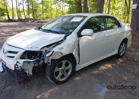 2011 Toyota Corolla S из США, поврежденный, VIN 2T1BU4EE2BC676323